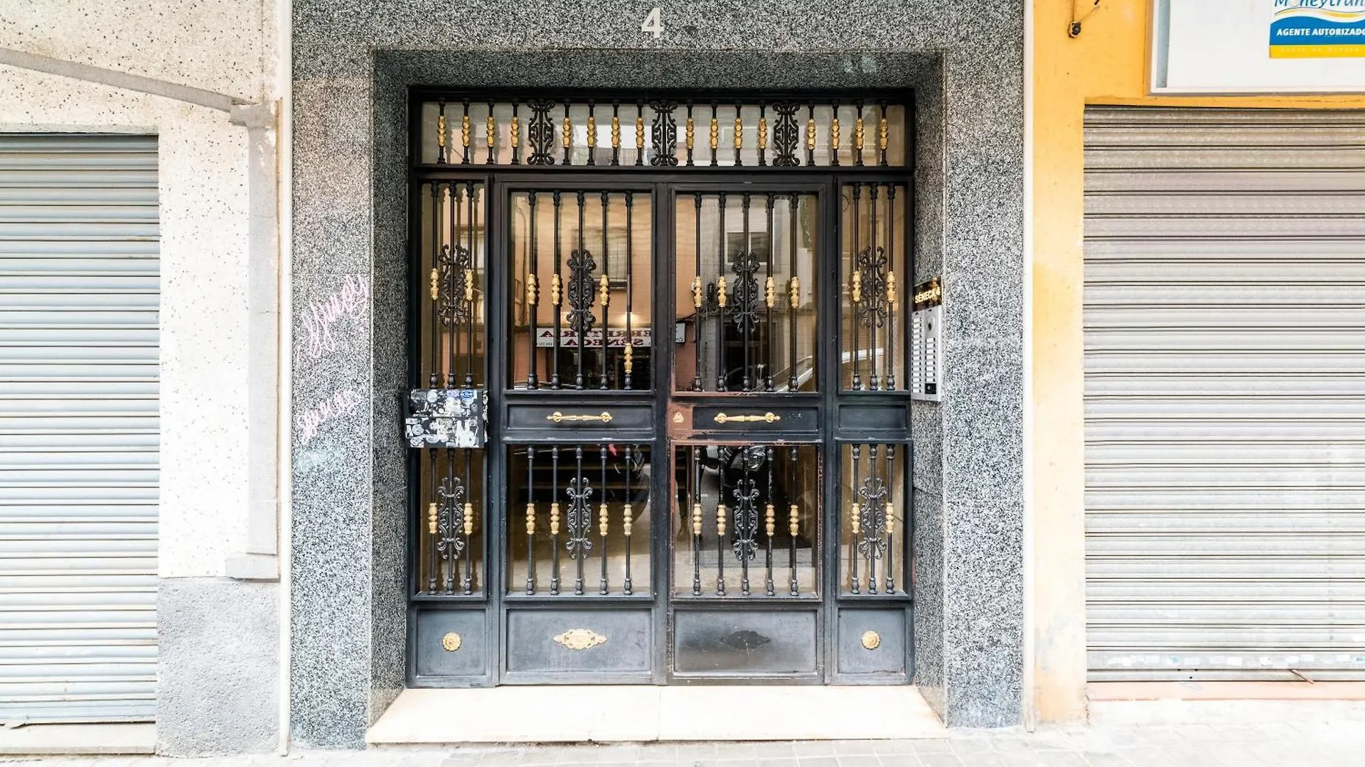 Centro Y Confort Junto A Corte Ingles Granada Spain