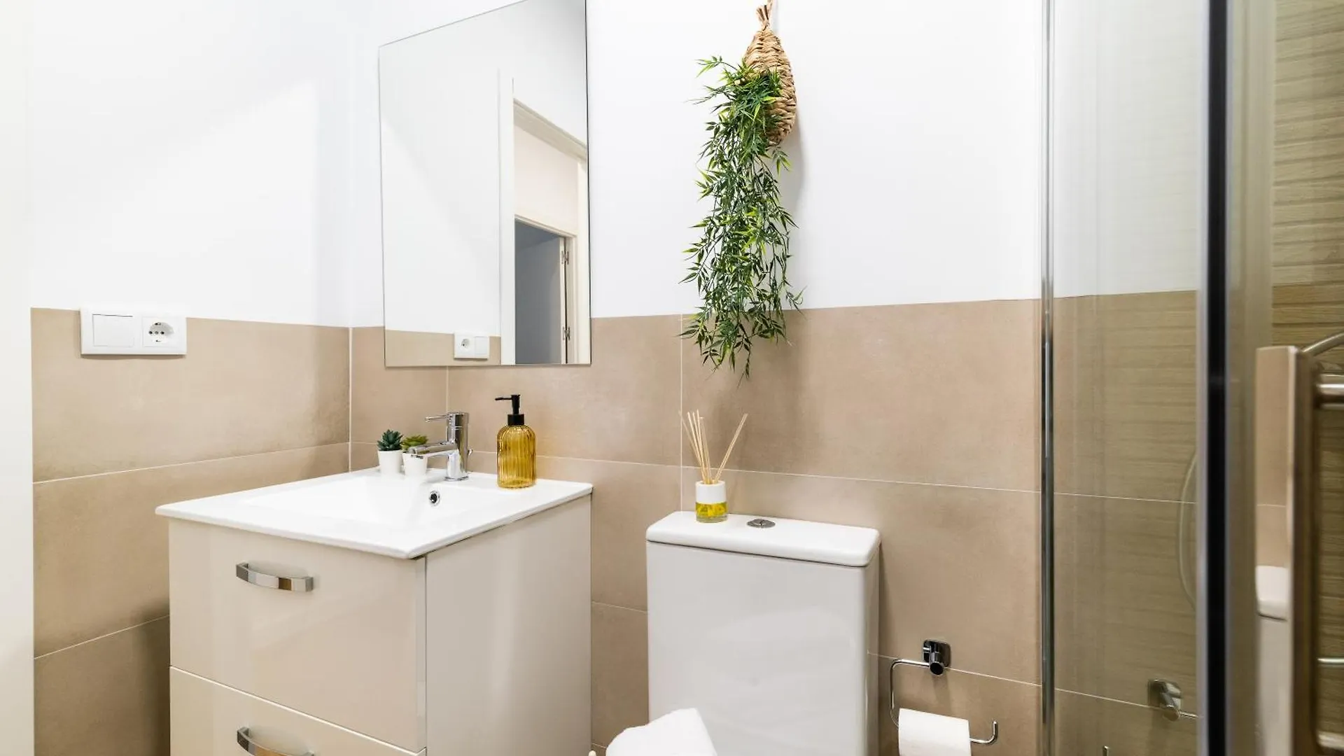 Apartment Centro Y Confort Junto A Corte Ingles Granada Spain
