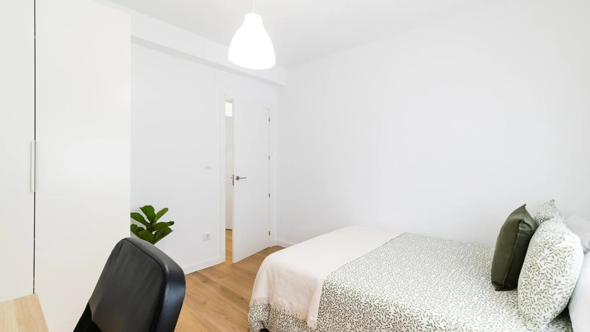 Centro Y Confort Junto A Corte Ingles Granada Spain
